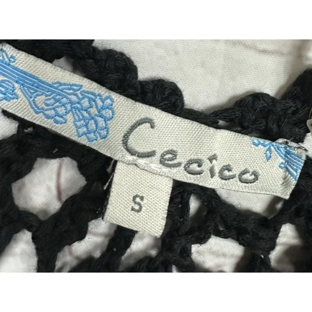 Cecico black crochet